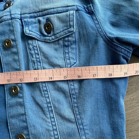 Vila Clothes Cropped Blue Button-Up Jean Jacket - Picture 9 of 12
